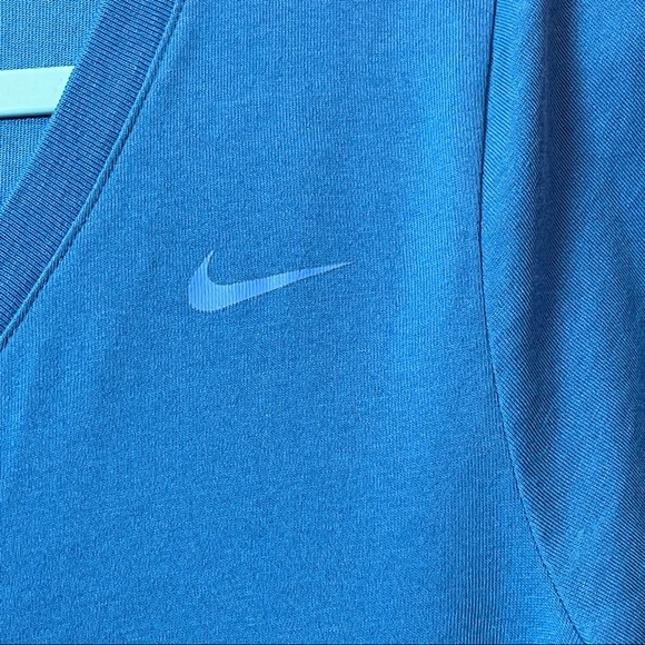 NIKE DRI FIT ATHLETIC CUT BLUE TEE SIZE M - Picture 6 of 10